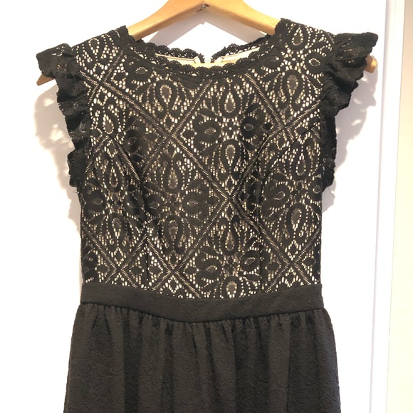 Xhilaration Dresses & Skirts - 🦊 ❤️ 4 for $15! EUC Adorable Black Dress